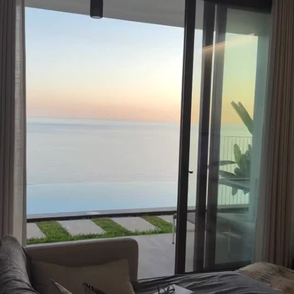 • @funchalseasidevillas Putting down the book for a moment to enjoy this breathtaking view — and the calmness that comes with every sunset. 🌅

The best part? This little piece of magic happens every single day. ✨
#funchalseasidevillas #madeira #navegabemwebdesign #portugal #webdesign