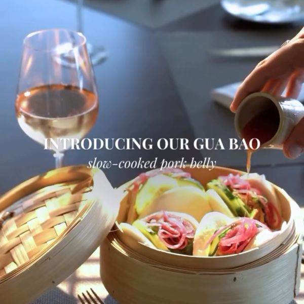 • @vistabalancal EN | A soft, steamed gua bao filled with succulent pork belly, slowly cooked at a low temperature. A combination defined by tender meat, light dough and contrasting textures.

👉 Book direct:
📩 vistabalancal@palheironatureestate.com
📞 +351 291 603 747

PT | Um gua bao macio, cozido a vapor e recheado com barriga de porco suculenta, cozinhada lentamente a baixa temperatura. Uma combinação marcada pela carne tenra, pela massa leve e pelo contraste de texturas.

👉 Reserve diretamente:
📩 vistabalancal@palheironatureestate.com
📞 +351 291 603 747

#MediterraneanCuisine 
#VistaBalancal
#Madeira
